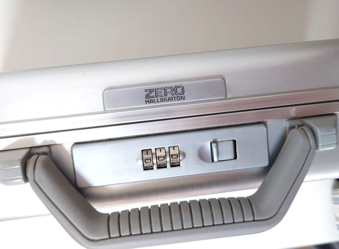 Zero Halliburton Aluminum Attache Case Briefcase Silver Dial Lock Width 15.75″