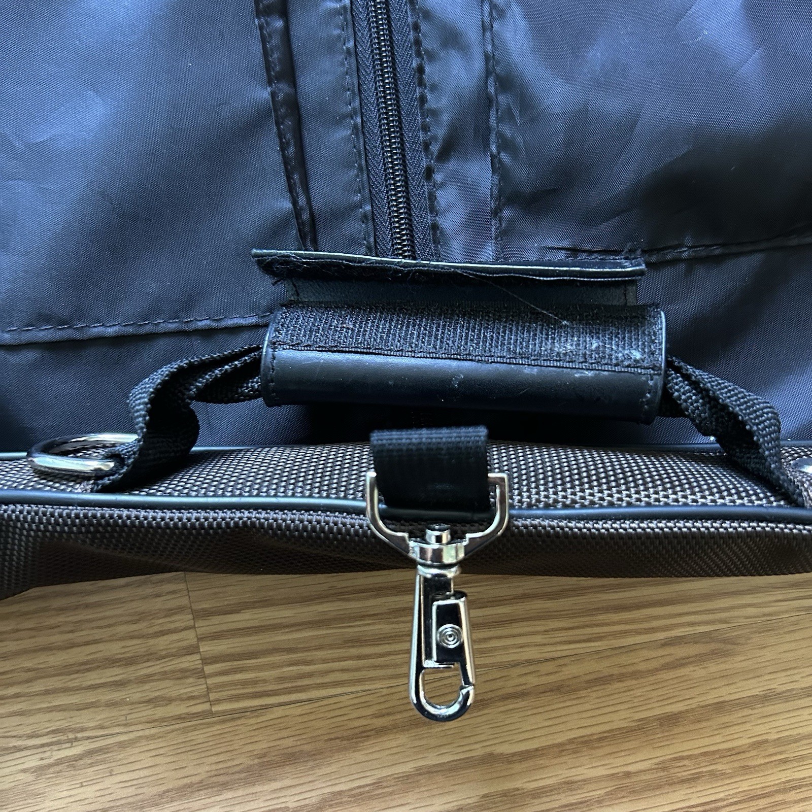 Hartmann Travel Luggage Garment Suit Carrier Brown Hanging Hook With Luggage Tag