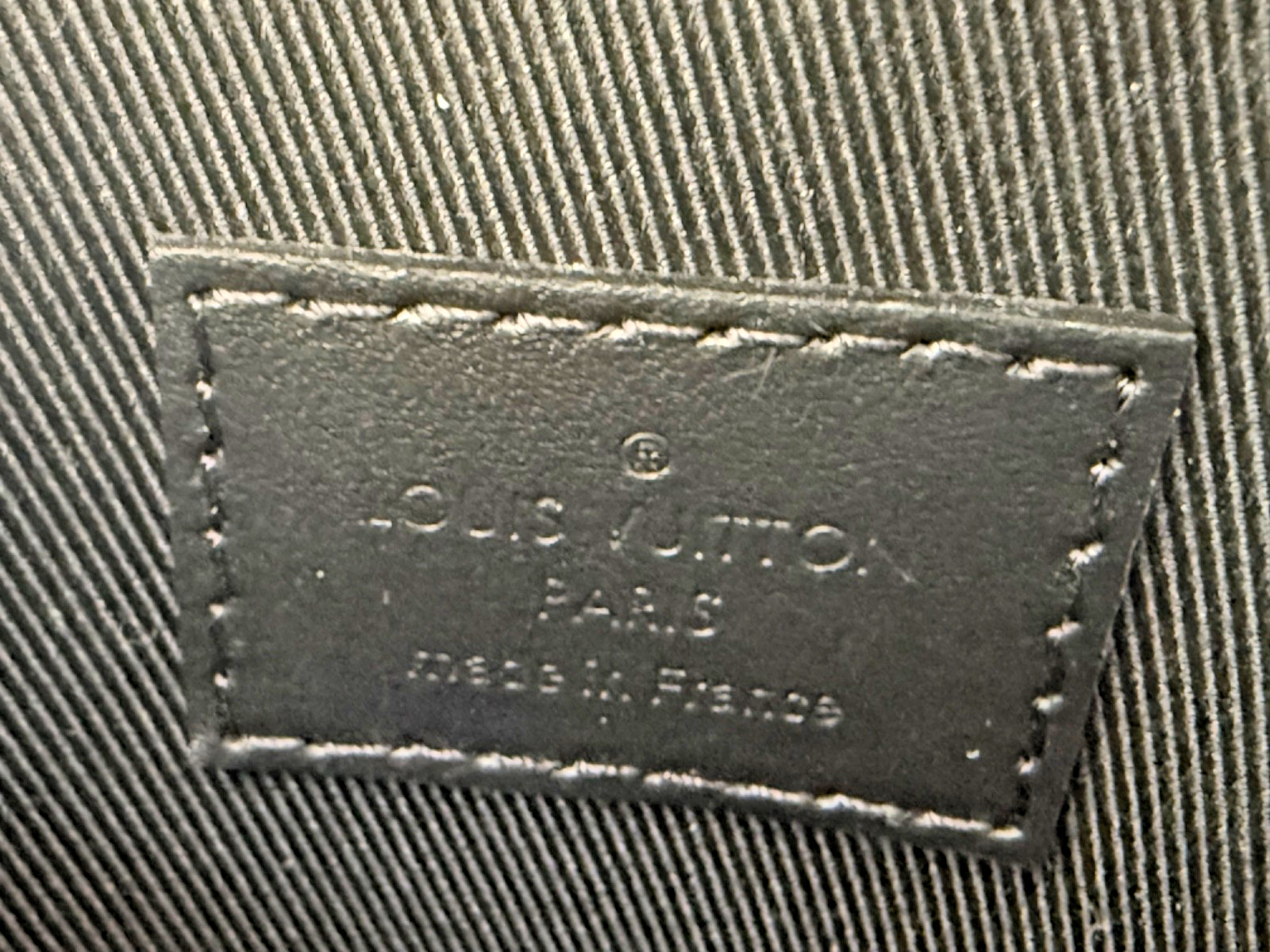 Louis Vuitton S-Lock Vertical Wearable Wallet Side Bag – Taurillon Monogram