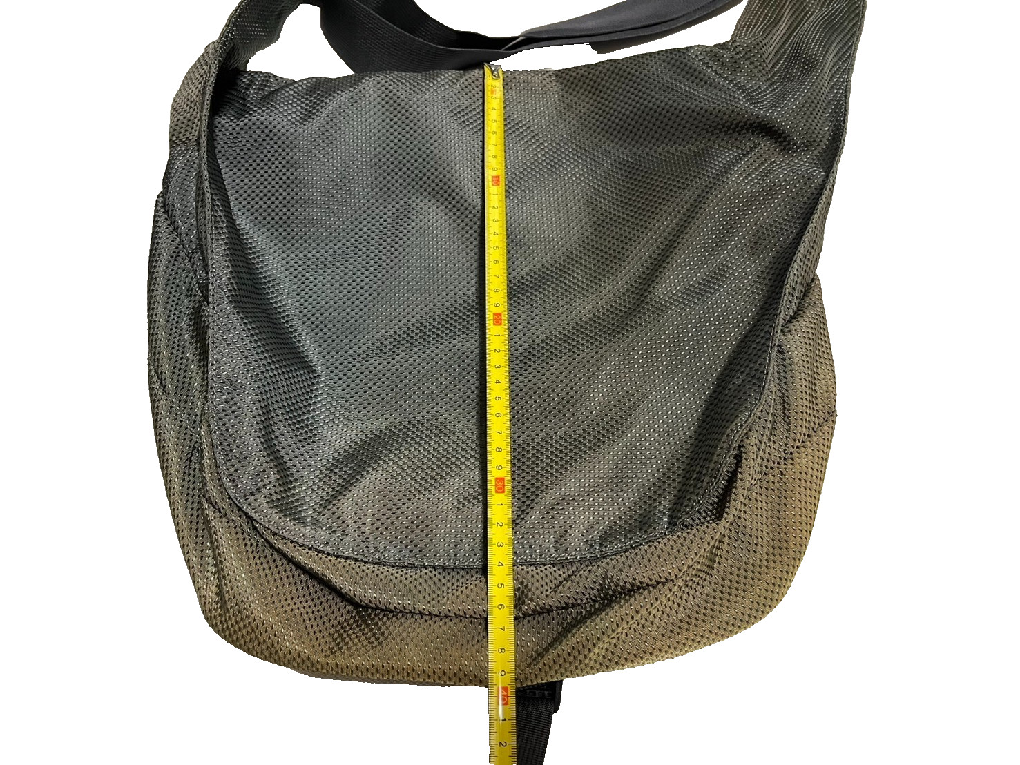 TUMI T2 Olive Green Technical Shoulder Bag Messenger Style A4 Minimal