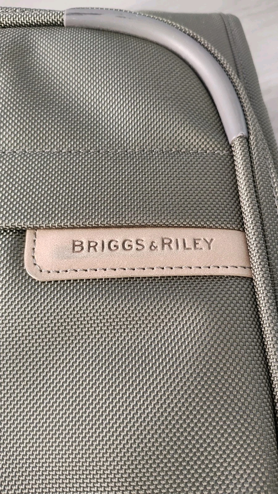 Very Good Briggs & Riley Baseline Wardrobe Bag Suitcase Special Travel Business