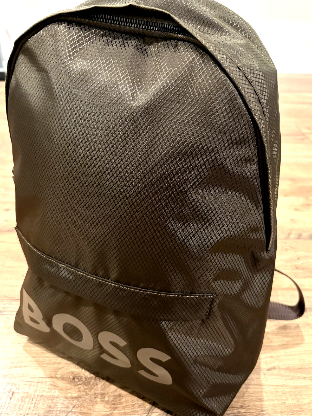 Hugo BOSS Pixel Backpack Olive Green Ripstop Laptop Sleeve 17″ NWT Designer Bag