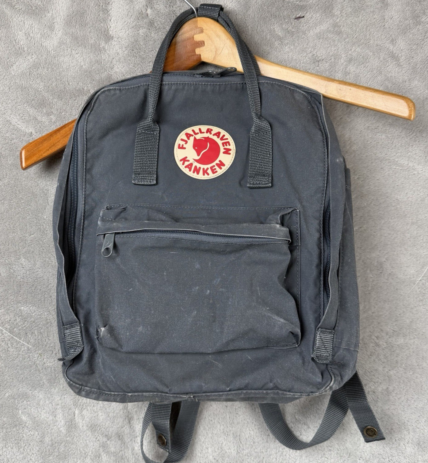Fjällräven Kanken Backpack Gray With Removable Shoulder Strap Pads