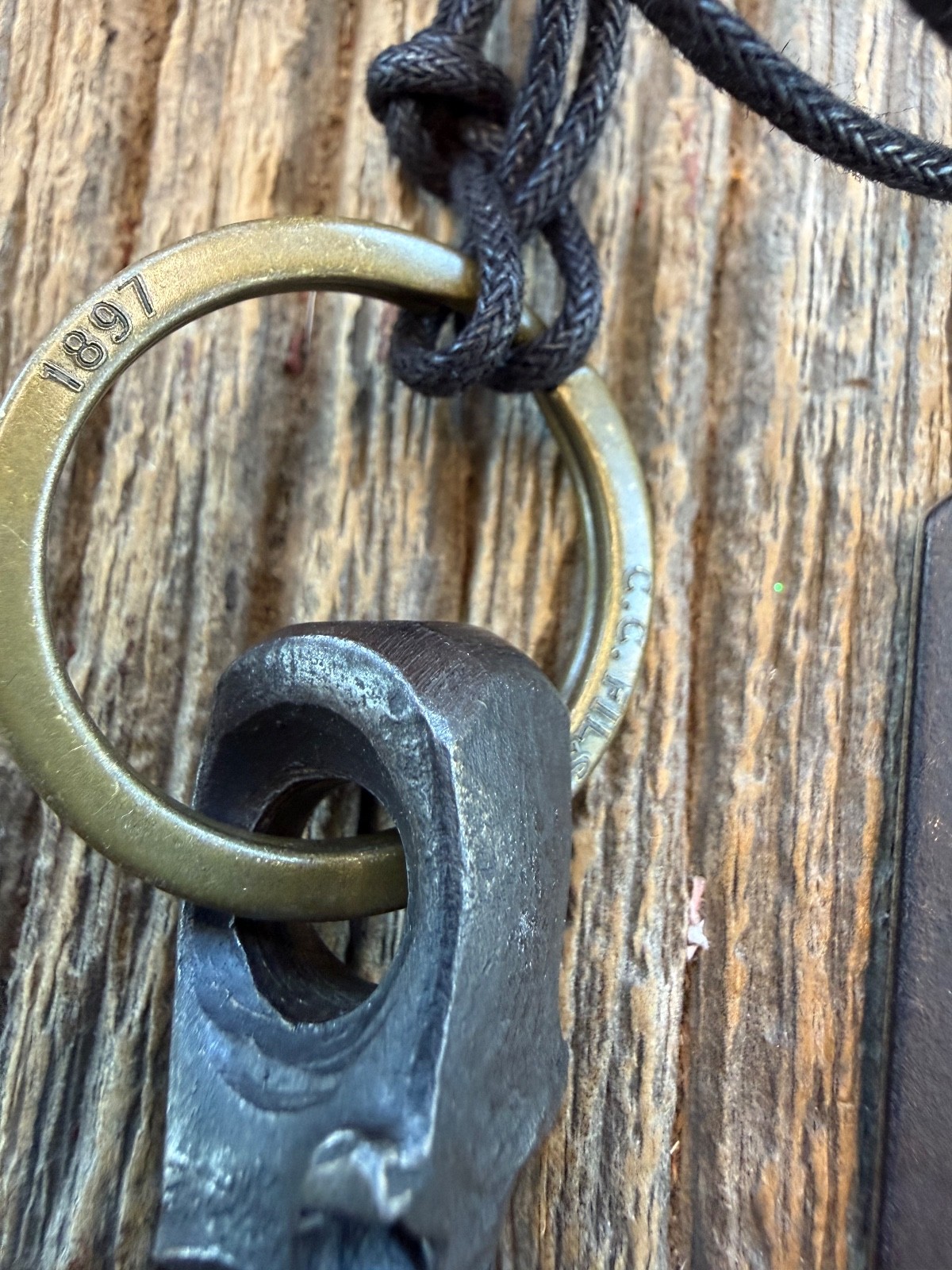 NWT FILSON Steel Iron Wolf Keychain key chain Made USA # 20003142