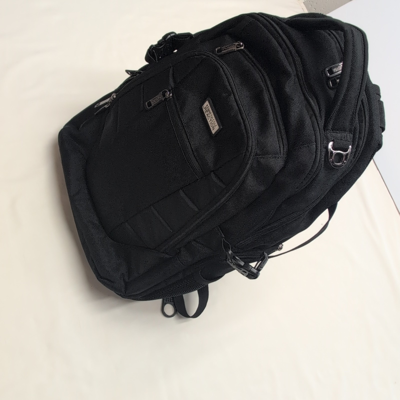 Kenneth Cole Reaction Large Black Backpack Zip Padded Adjustable Straps Pockets