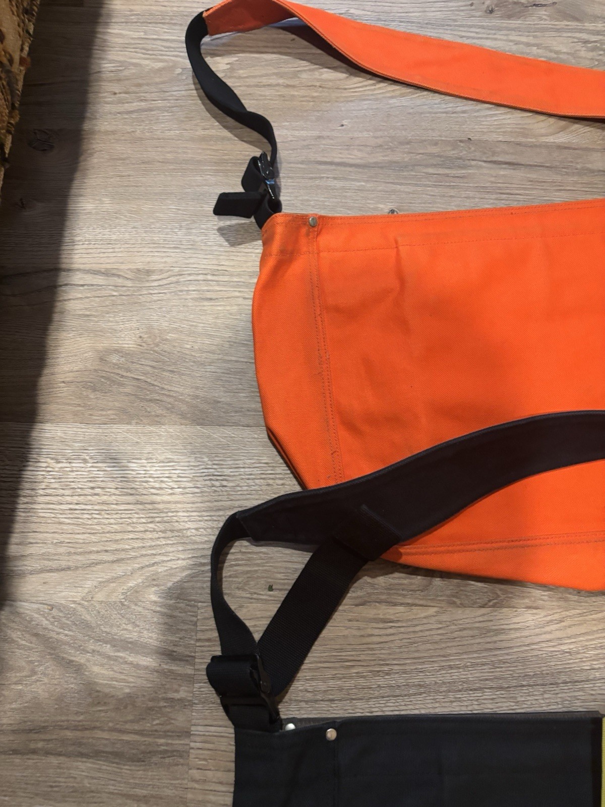 Lot 5 JACK SPADE ORANGE 1. Messenger 2. Tote 3. Laptop Bags 4. Watch 5. $ Clip