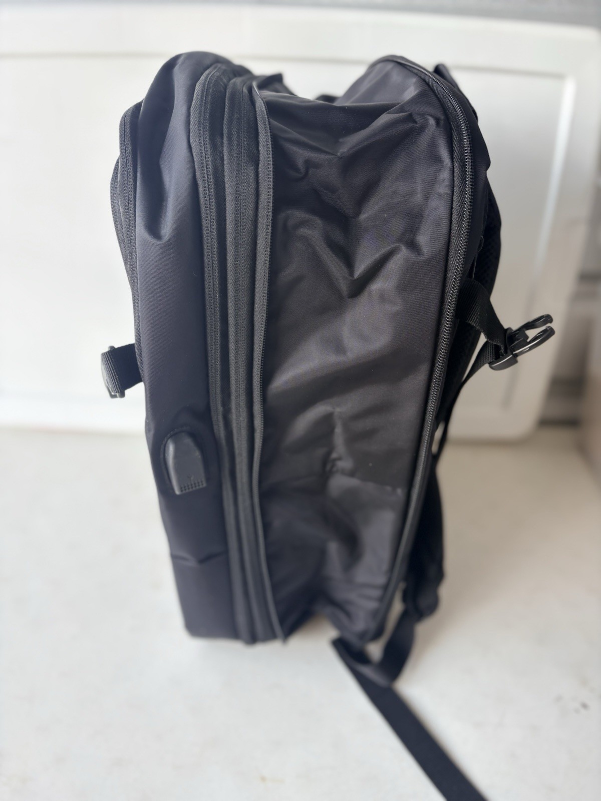 Duchamp London Getaway Expandable Travel Backpack Suitcase Black Carry-On