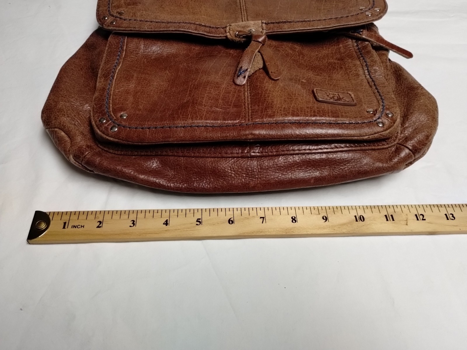 The Sak Handbag Medium Size Brown Leather w/ Shoulder Strap Versatile Carrying