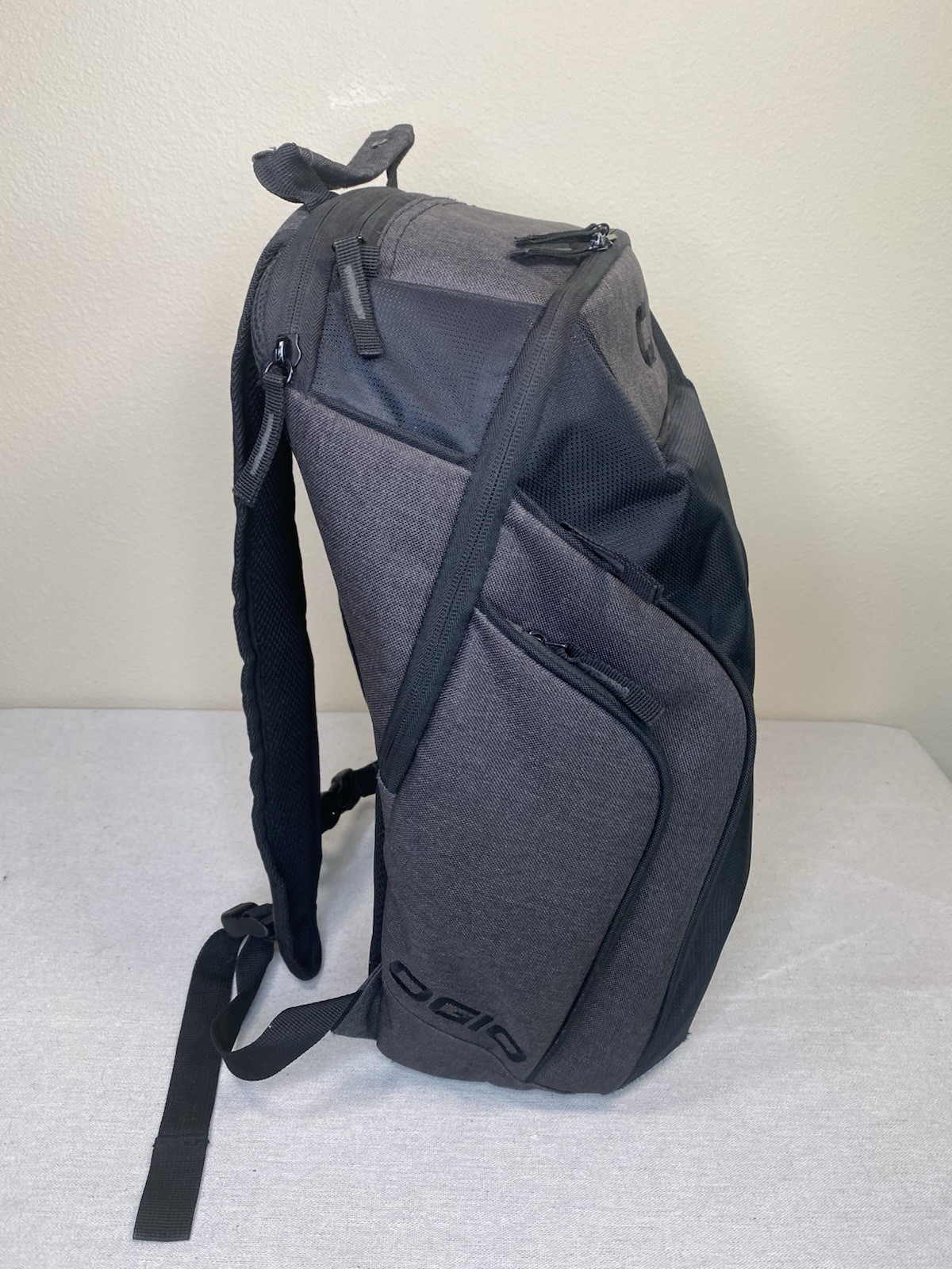 Ogio Backpack Gambit Padded Laptop Backpack Graphite Black Grey Audacy Logo