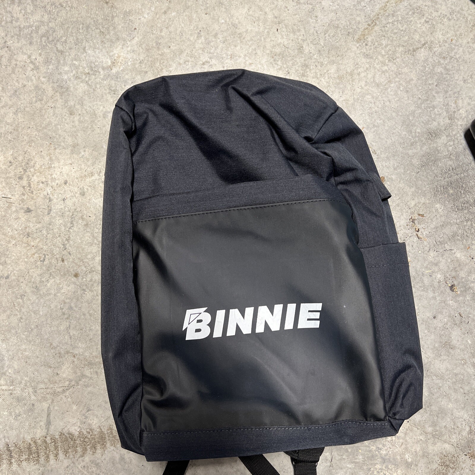 LEEDS 5790-07 NBN Whitby 15″ Computer Backpack w/ USB Port Gray/Black- Binnie