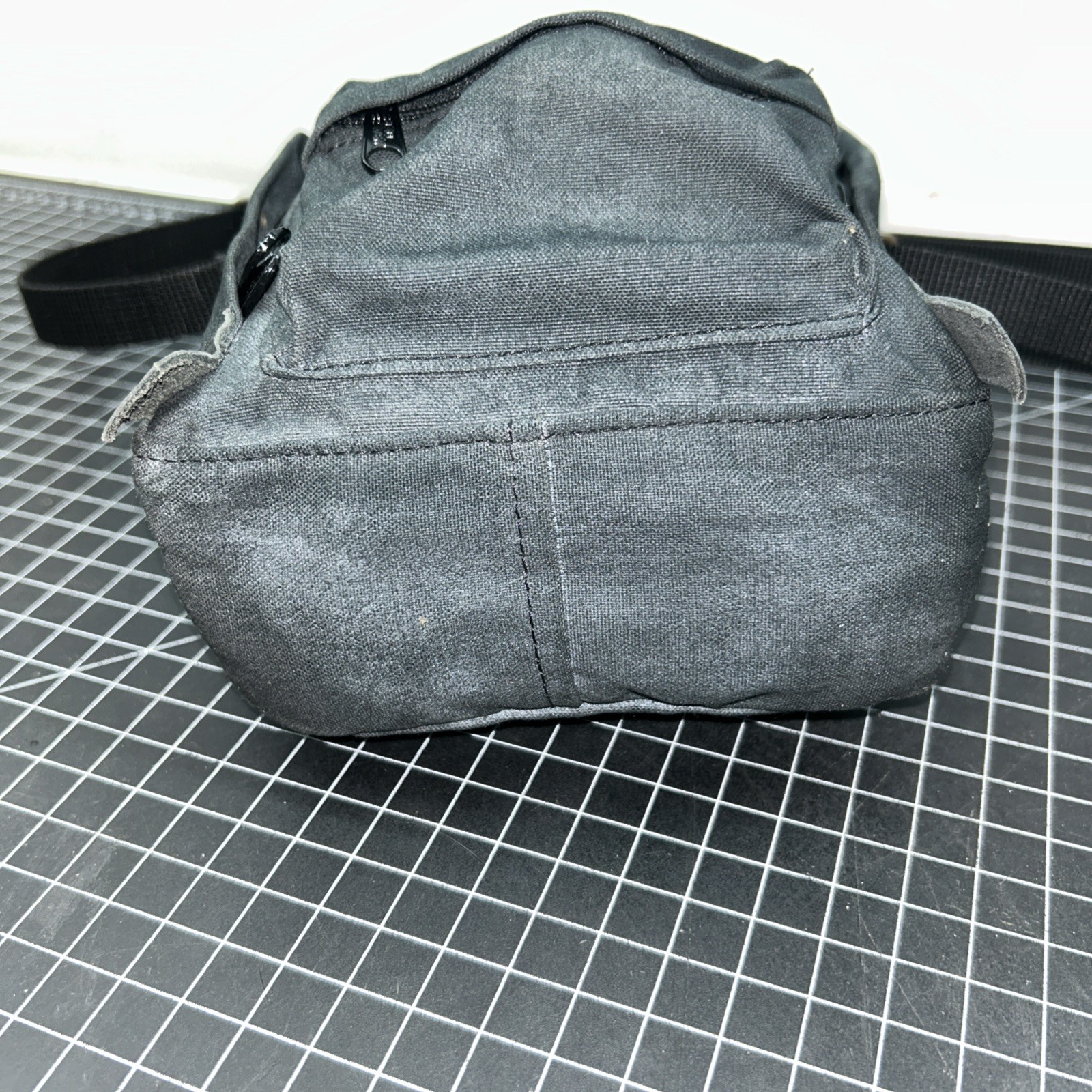 Fjällräven Kånken Mini Backpack Black 7”x8”x3”