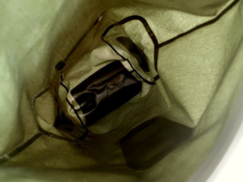 Import duty included for US buyers F/CE. Waterproof Seamless Rolltop Backpack O