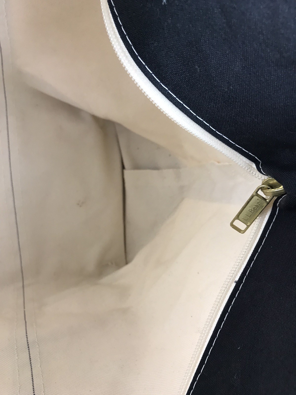 Vintage LL Bean Boat & Tote Canvas Bag White Navy Blue Handles Zip X Large USA