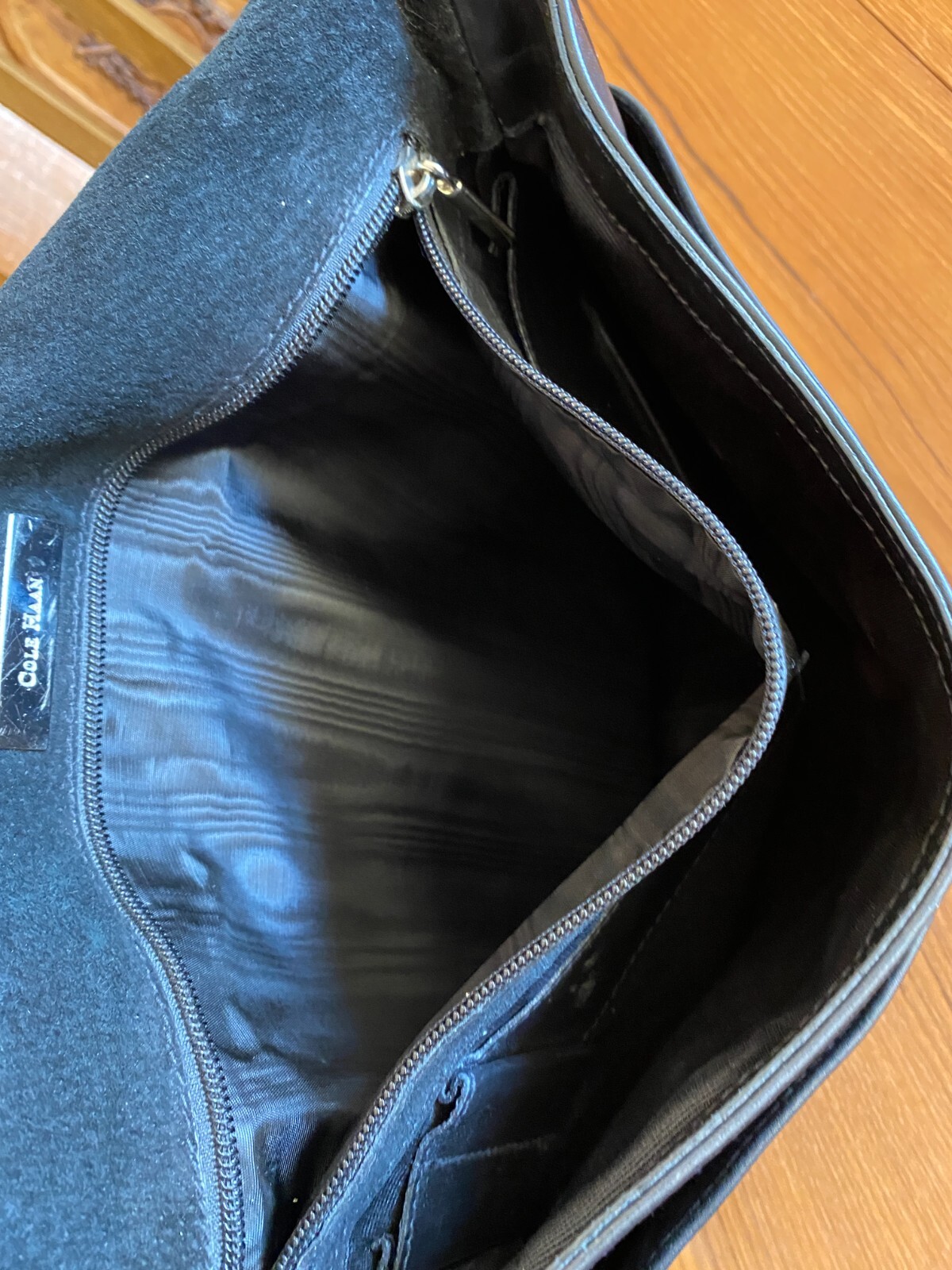 COLE HAAN Black Leather Flap Large Messenger Bag – Adjustable Strap – Cross Body