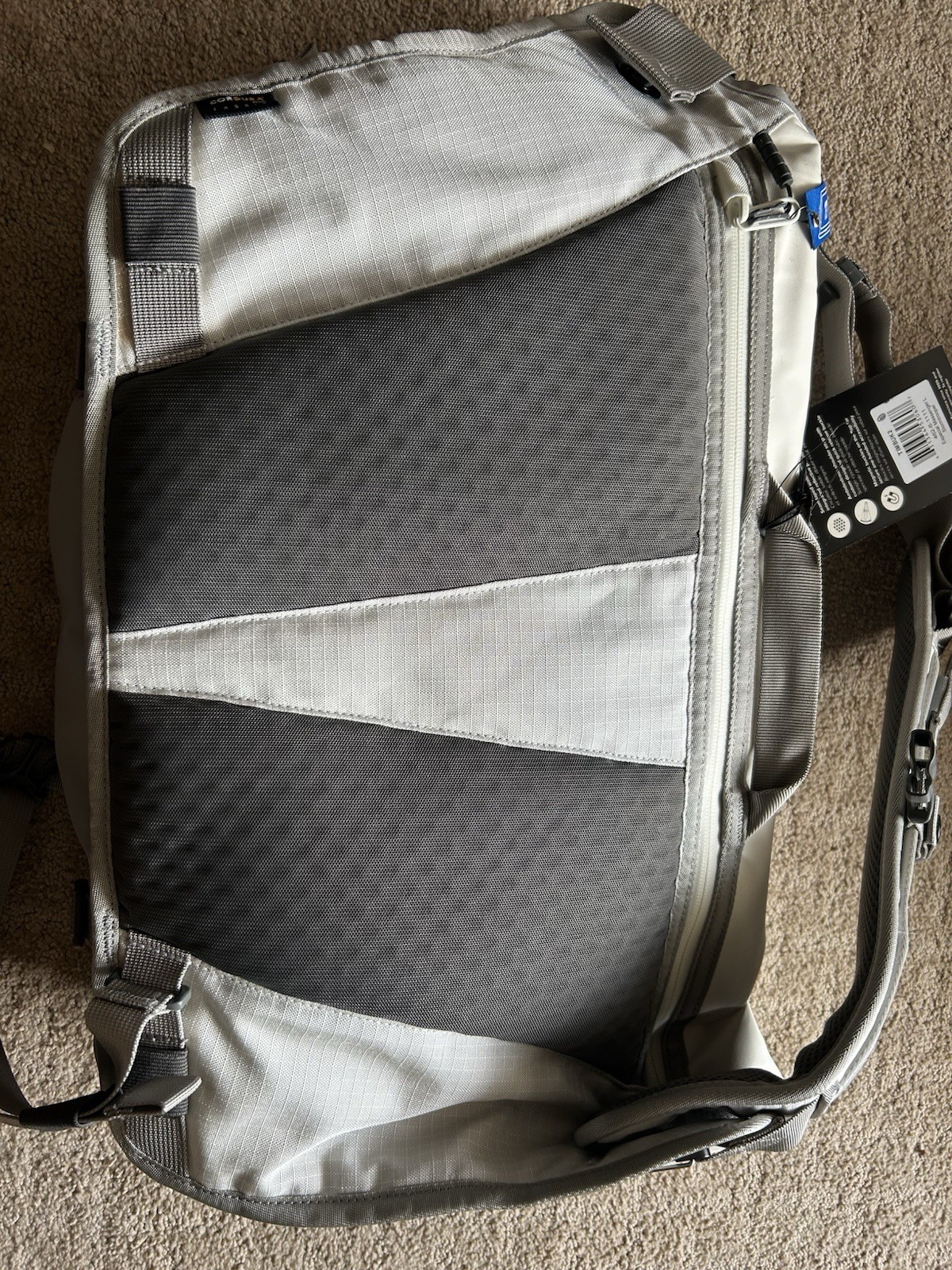 Timbuk2 Gray Messenger Bag Shoulder Strap Adjustable/Padded, Buckle Zip