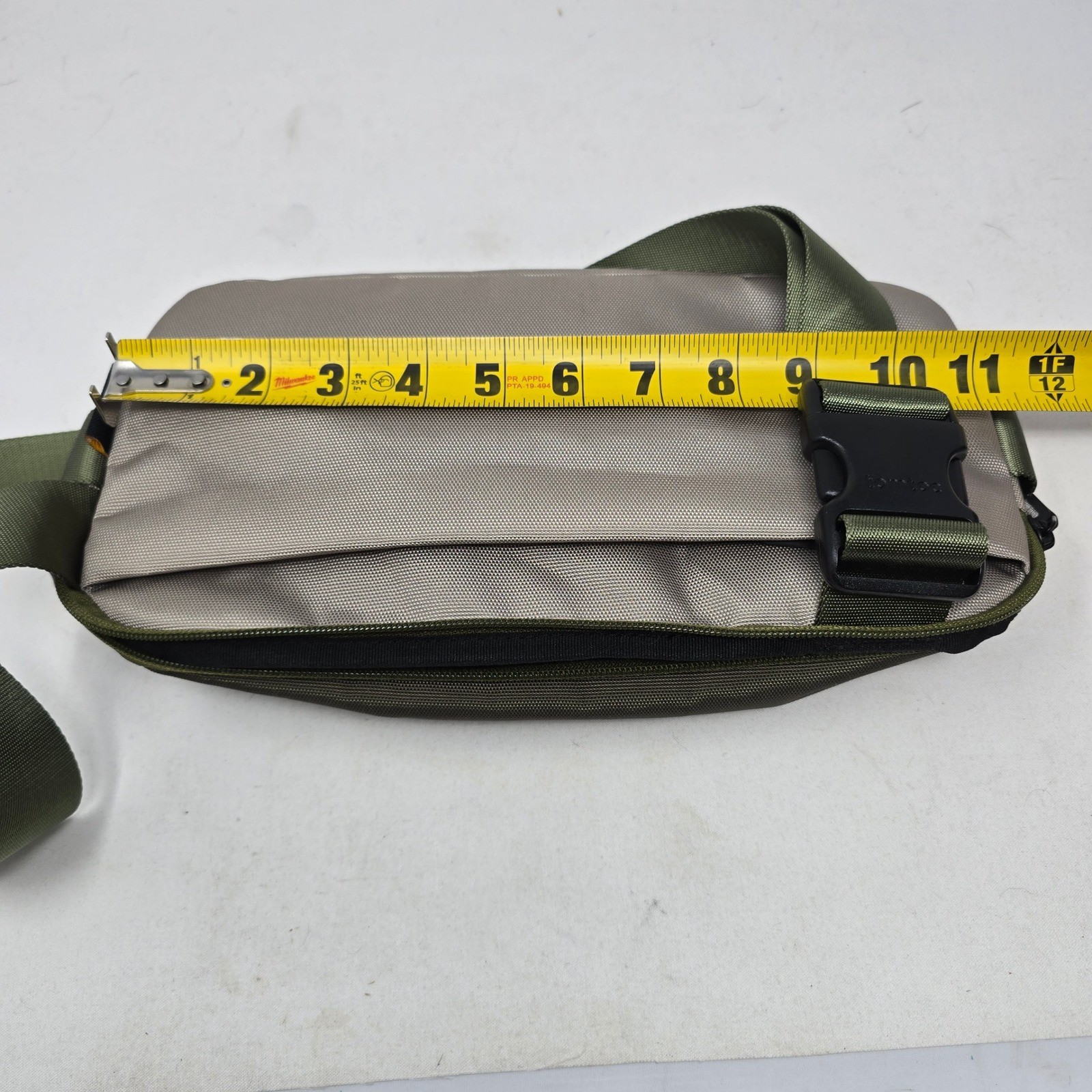 tomtoc – Explorer-T21 EDC Sling Bag, Compact Crossbody Bag Minimalist Sling Pack