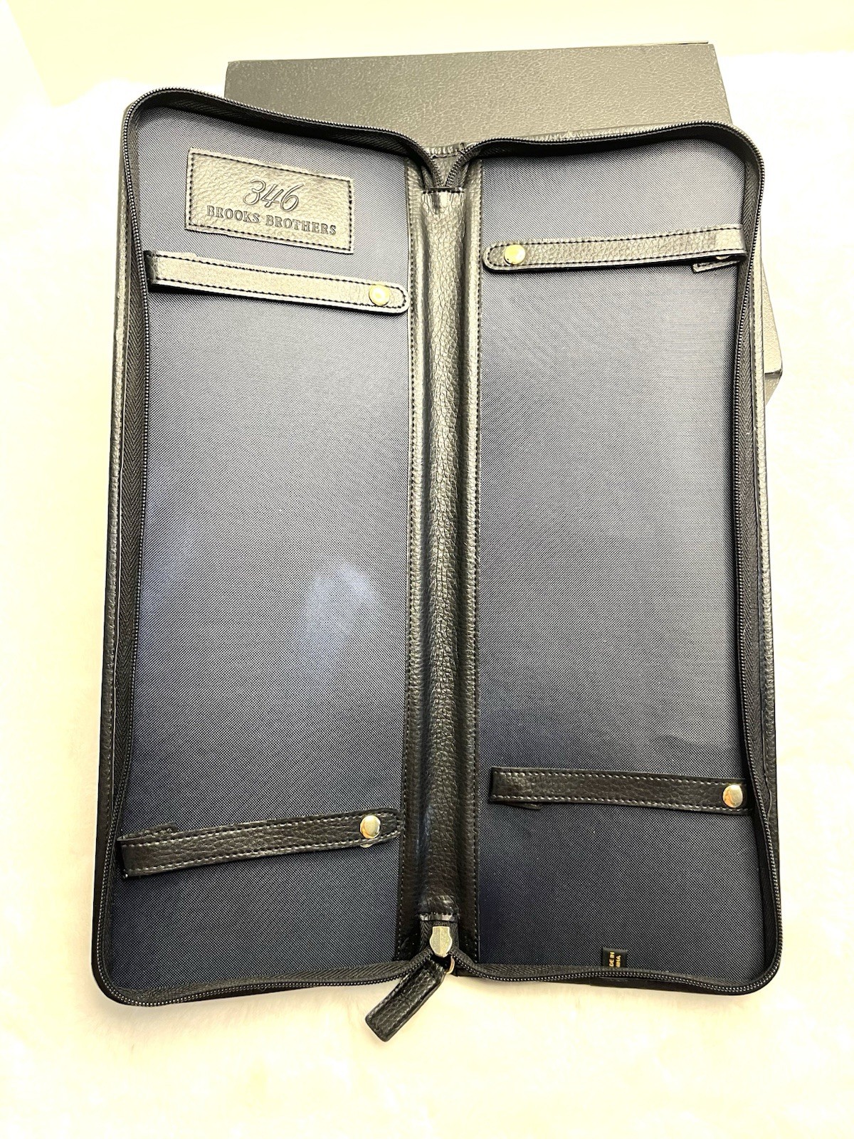 BROOKS BROTHERS 346 Black Zip Around Travel Tie Case – 16″ X 6”