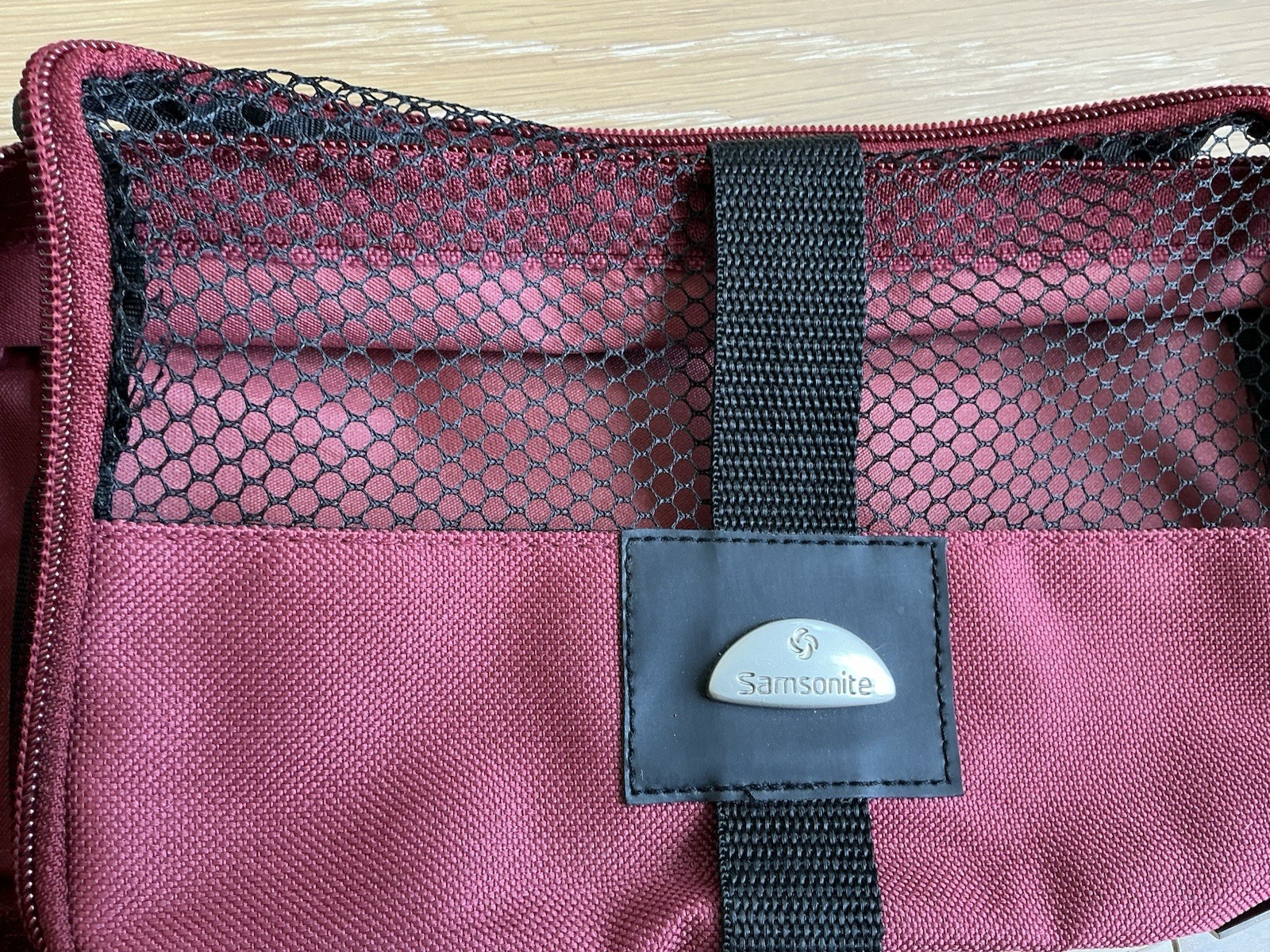 SAMSONITE TOILETRY BAG MAKEUP TRAVEL JEWELRY Burgundy Red ZIP BAG MESH POUCH