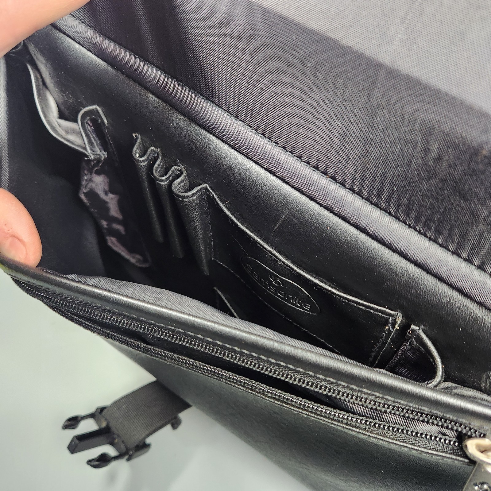 Samsonite Classic Computer Case Black Leather Dual Laptop Bag 15.5″ w/strap
