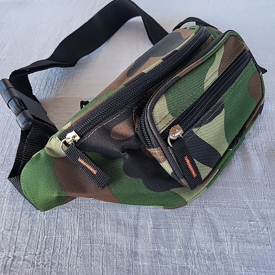 Camouflage Fanny Pack Woodland 4 zippered pockets , adjustable belt, Bumbag