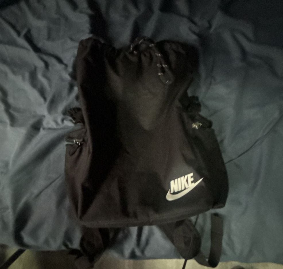 Nike Sportswear Heritage Drawstring Backpack (DV3049-010)