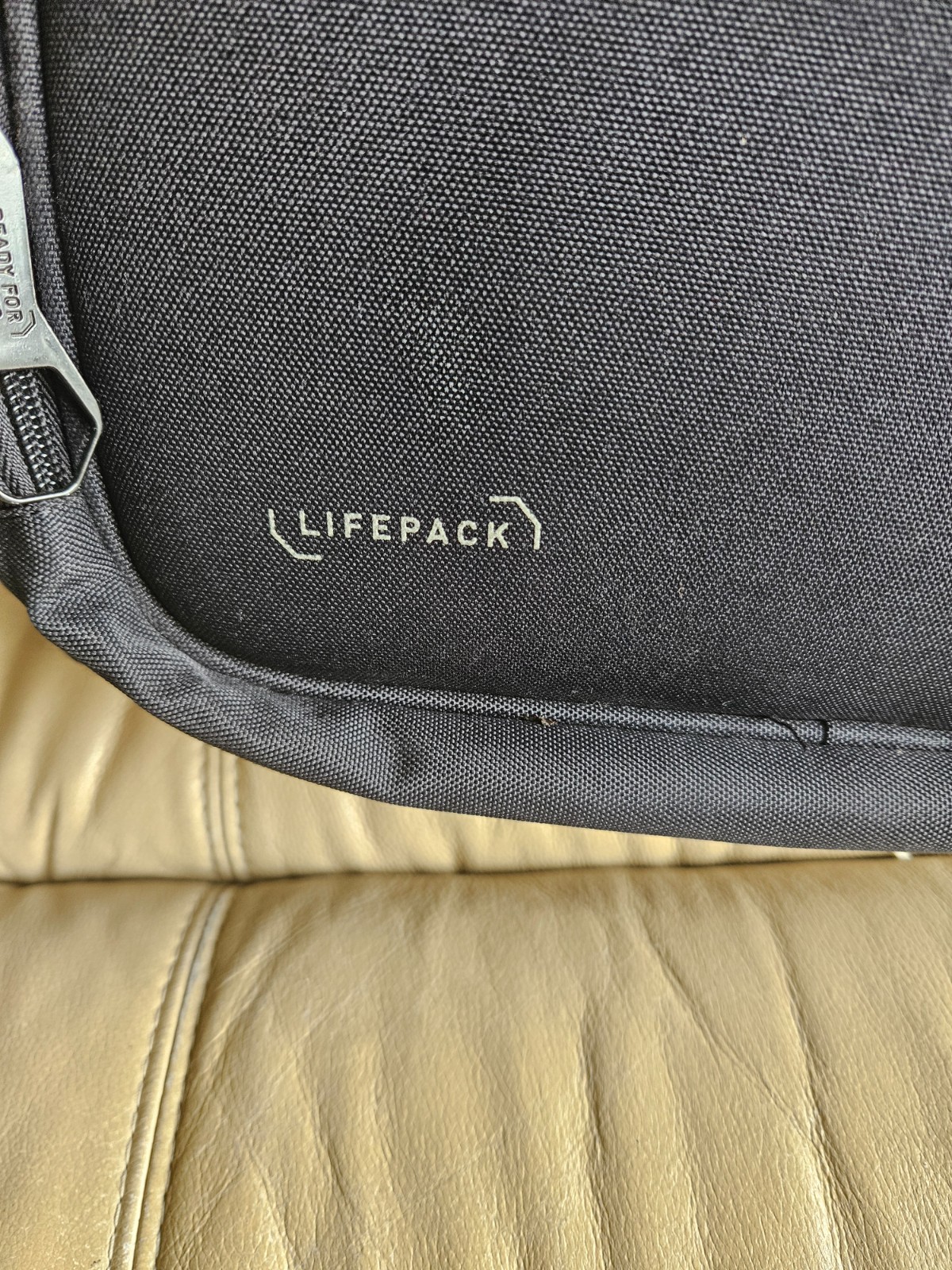 SOLGAARD [LIFEPACK] BACKPACK 17 ” HIGH 4.5 “WIDE AT BASE 12 ” LONG AT THE BASE