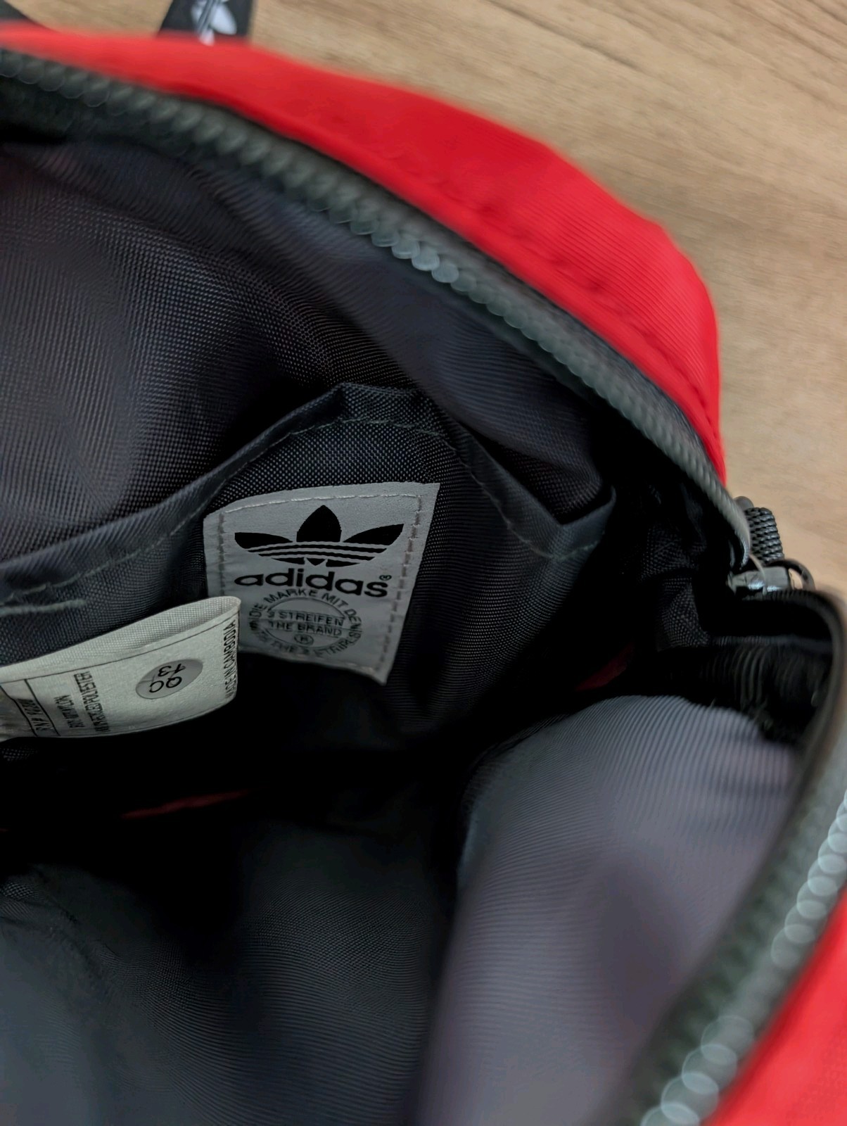 adidas Originals Dri Festival Crossbody Bag, Red/Black, Unisex, One Size