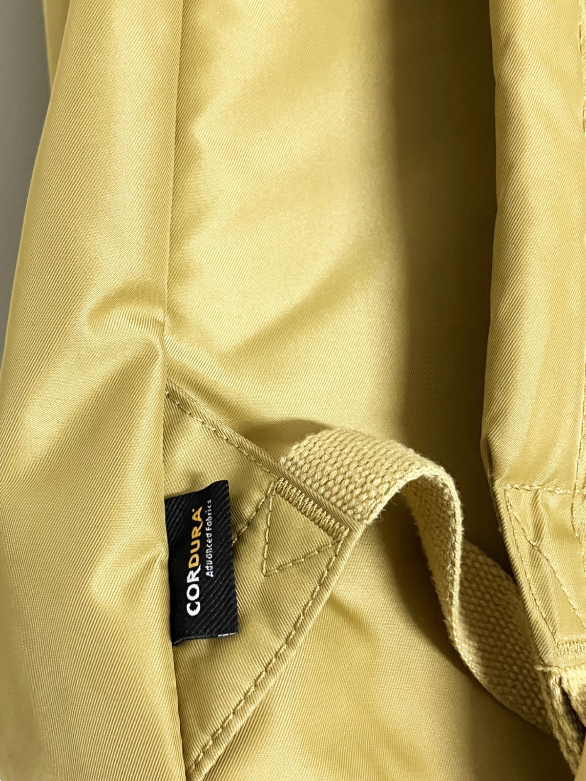 Vans • Field Trippin Rucksack Backpack Buckle Drawstring flap• OS Bitter Yellow