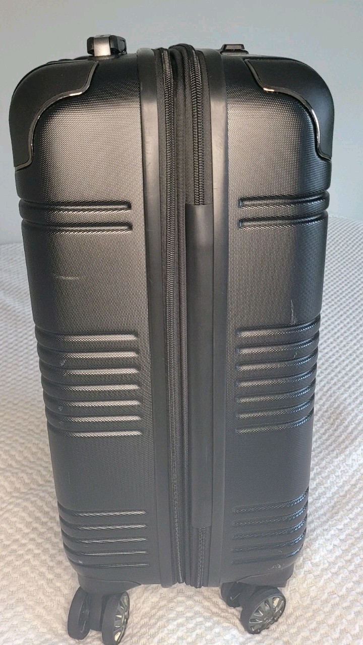 Travelpro Carry-on Expandable Spinner Suitcase