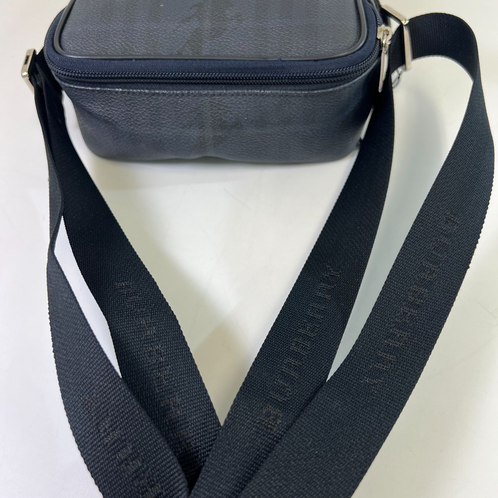 Authentic Burberry Shadow Check Shoulder Bag Navy Unisex Leather PVC 17cm x 22cm