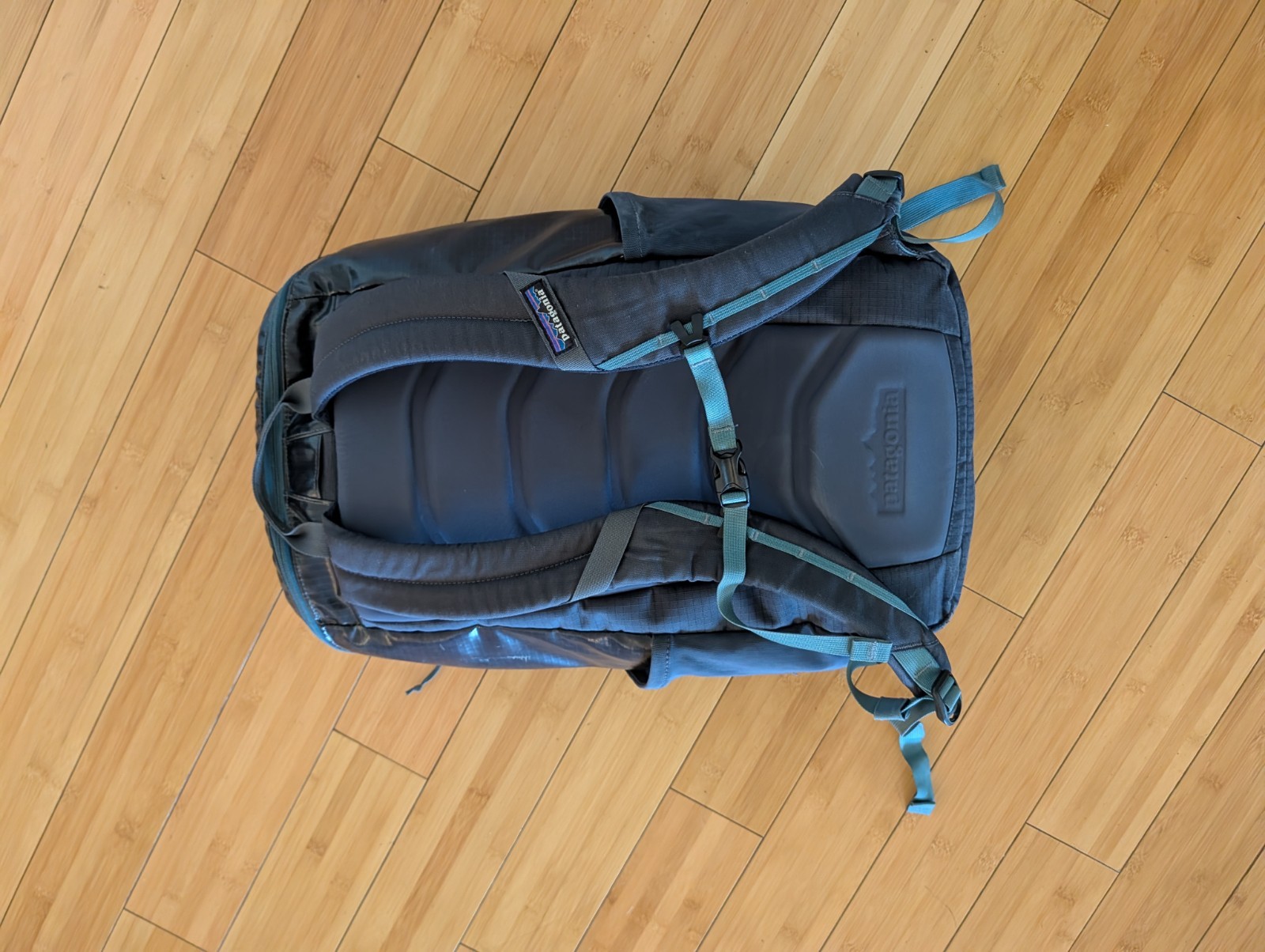 patagonia Black Hole Pack Backpack 25L