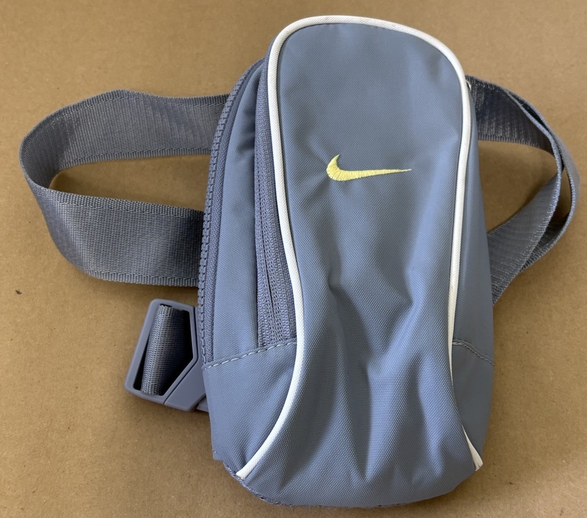 Nike Sportswear Essentials Mini Crossbody 61 Cubic In Sling Blue Bag