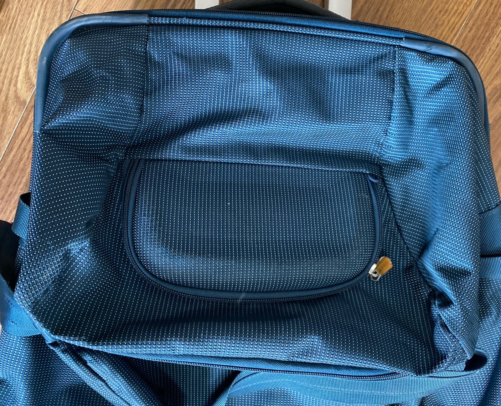 Thule Sweden Subterra Rolling Duffle 28″ Blue Carry On or Check Bag