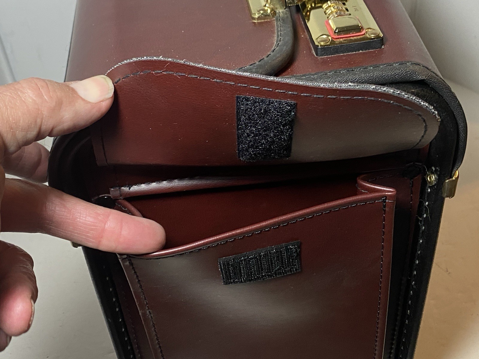 Vtg HiT Business Mates Maroon Burgundy Attache Case w/ Combination Locks & Tags