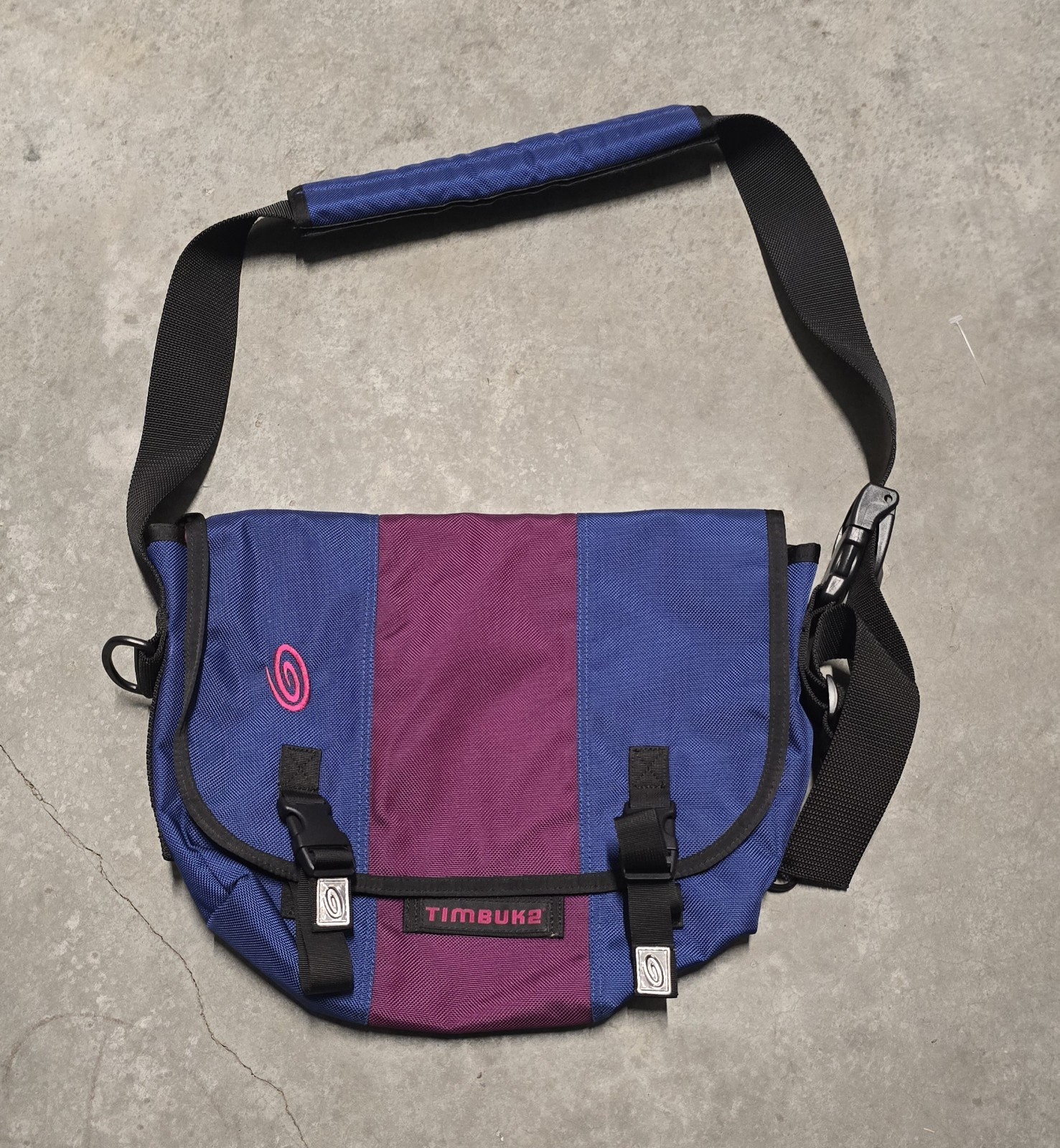 Vintage Timbuk2 Messenger Bag Small Blue Purple Two Tone Bike Laptop Crossbody