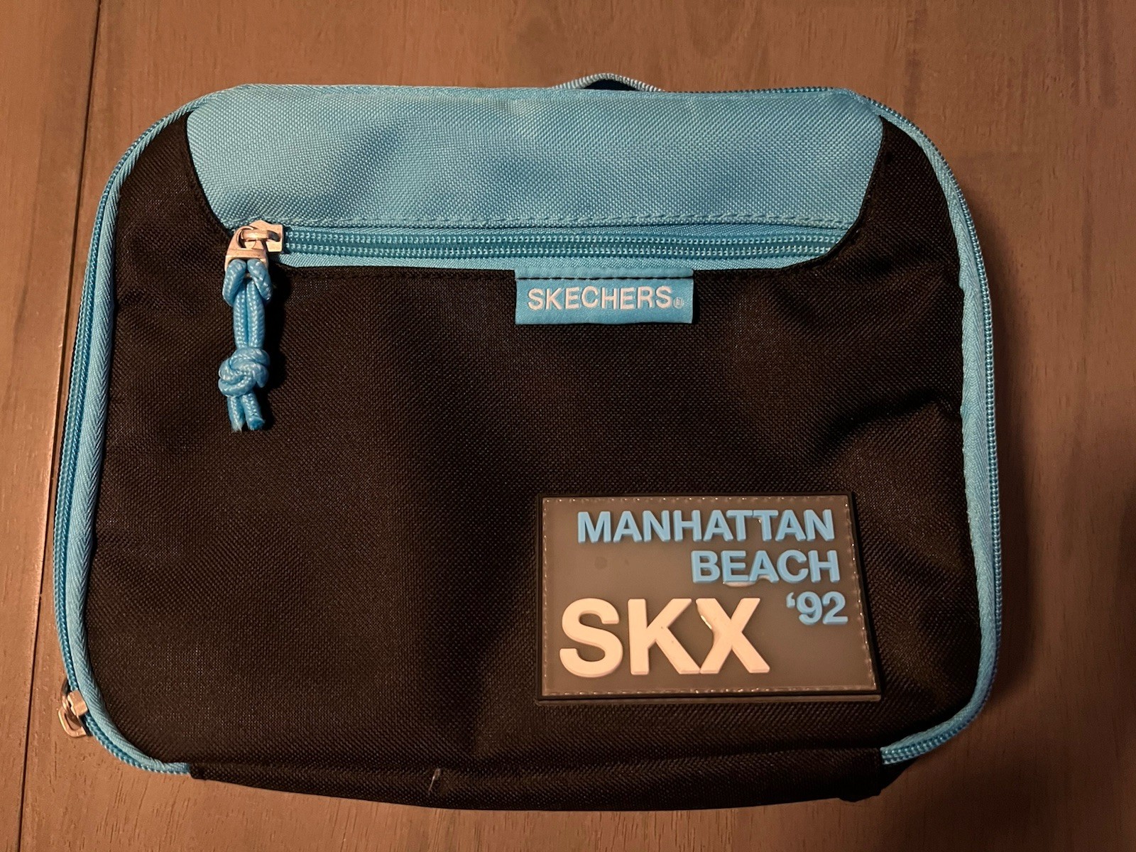 Skechers SKX Manhattan Beach 1992 Zip Pouch Bag Black Blue 9x9x3 Used
