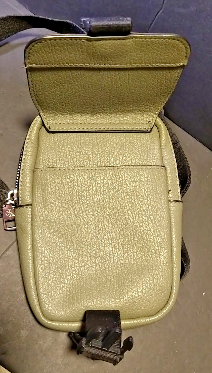 Calvin Klein Men’s Olive Crossover Crossbody Pouch Bag