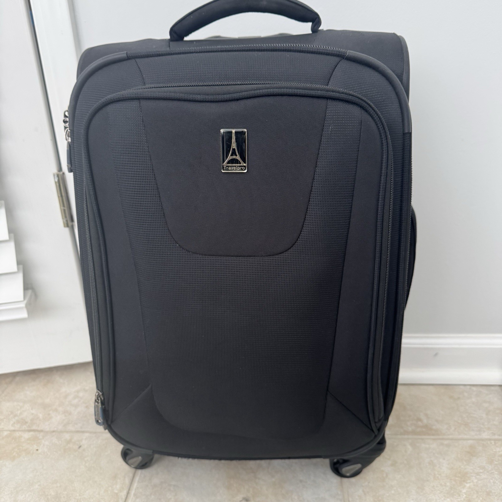 Travelpro Maxlite 5 Softside Expandable Luggage 4 Spinner Wheels 22” Carry On