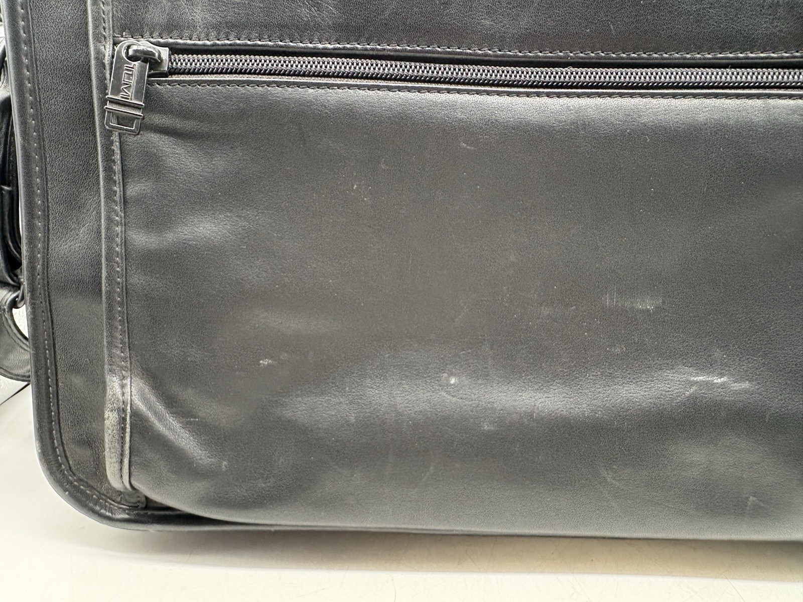TUMI Alpha Black Leather Briefcase Laptop Messenger Bag 6”x13”x17.5”