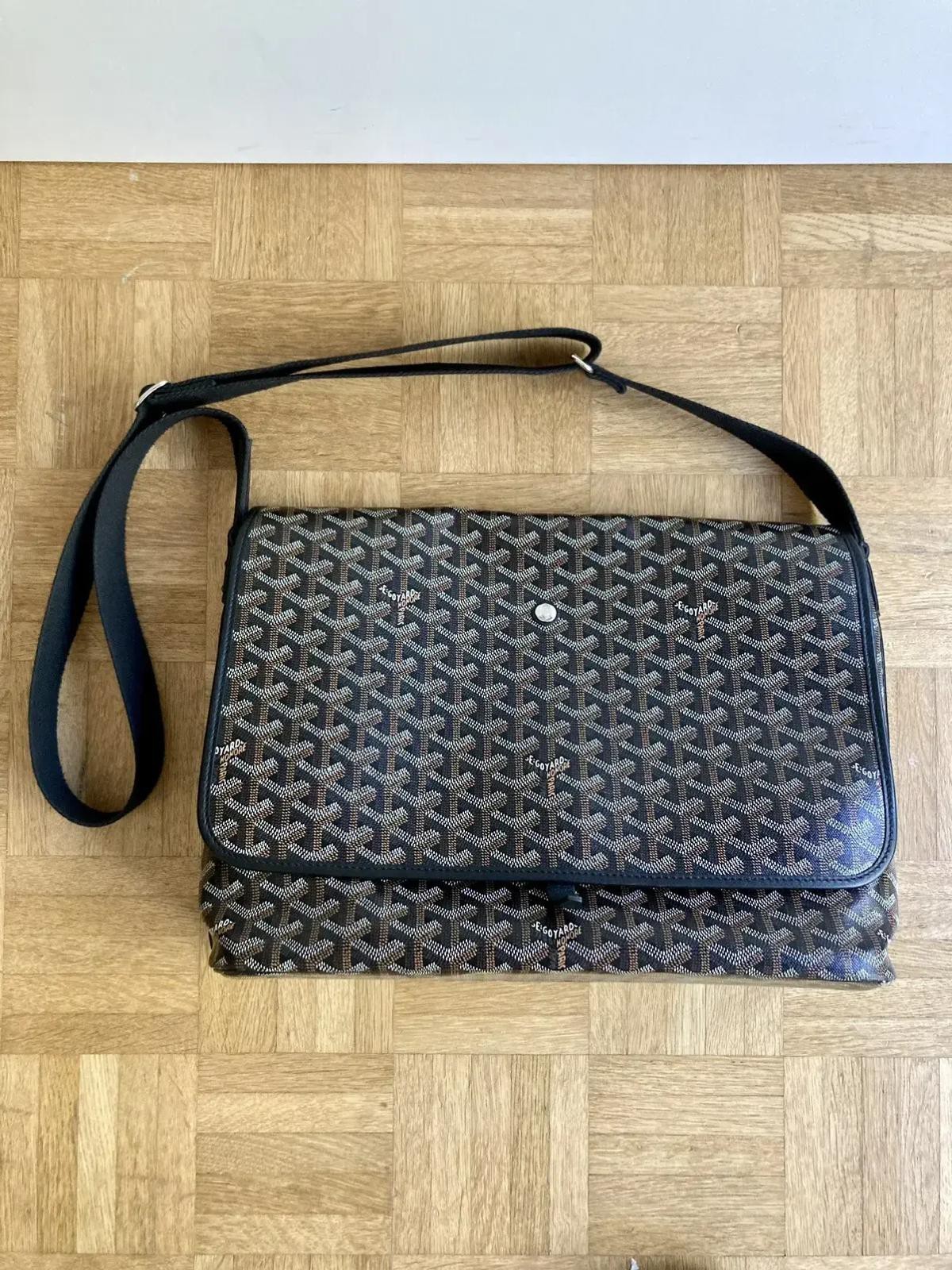 Goyard Black Capetien Messenger Bag Pre Owned