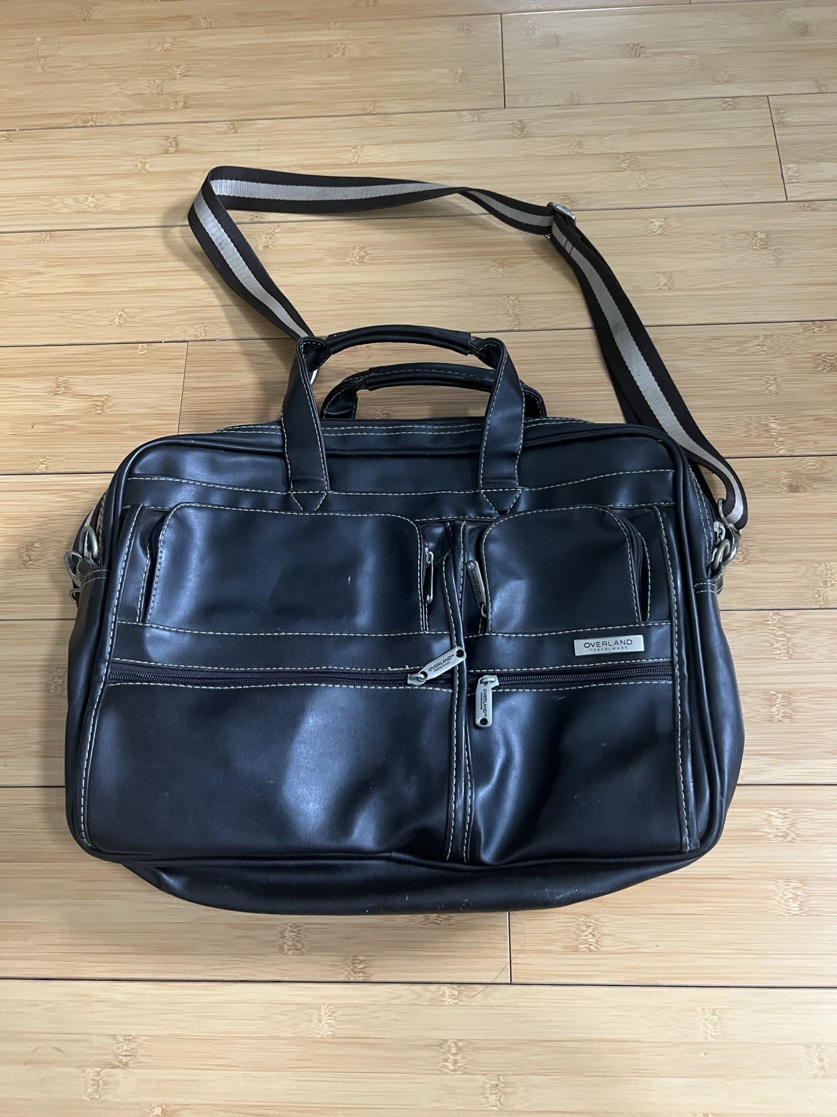Overland Travelware Men’s Messenger/Laptop, Brown Distressed Leather, Expandable
