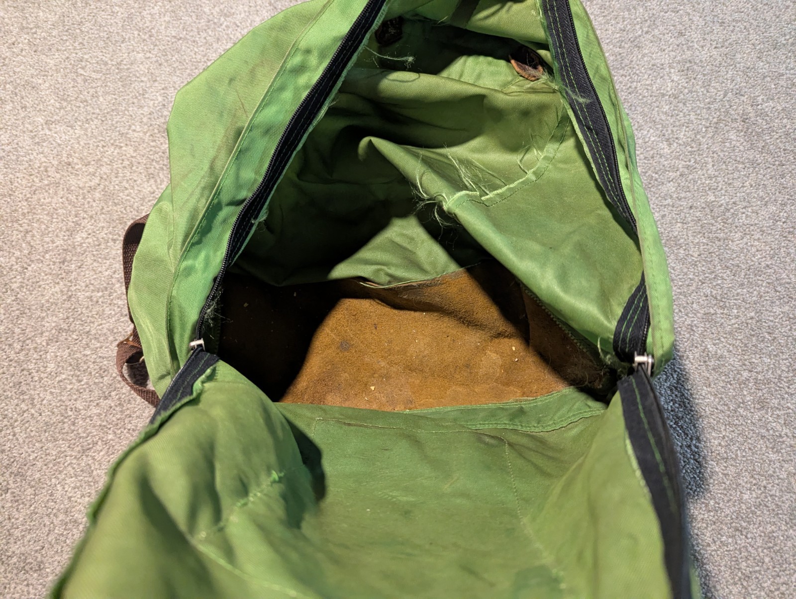 Vintage Eddie Bauer Backpack Green Leather Bottom 1970s 70s Bad Smell