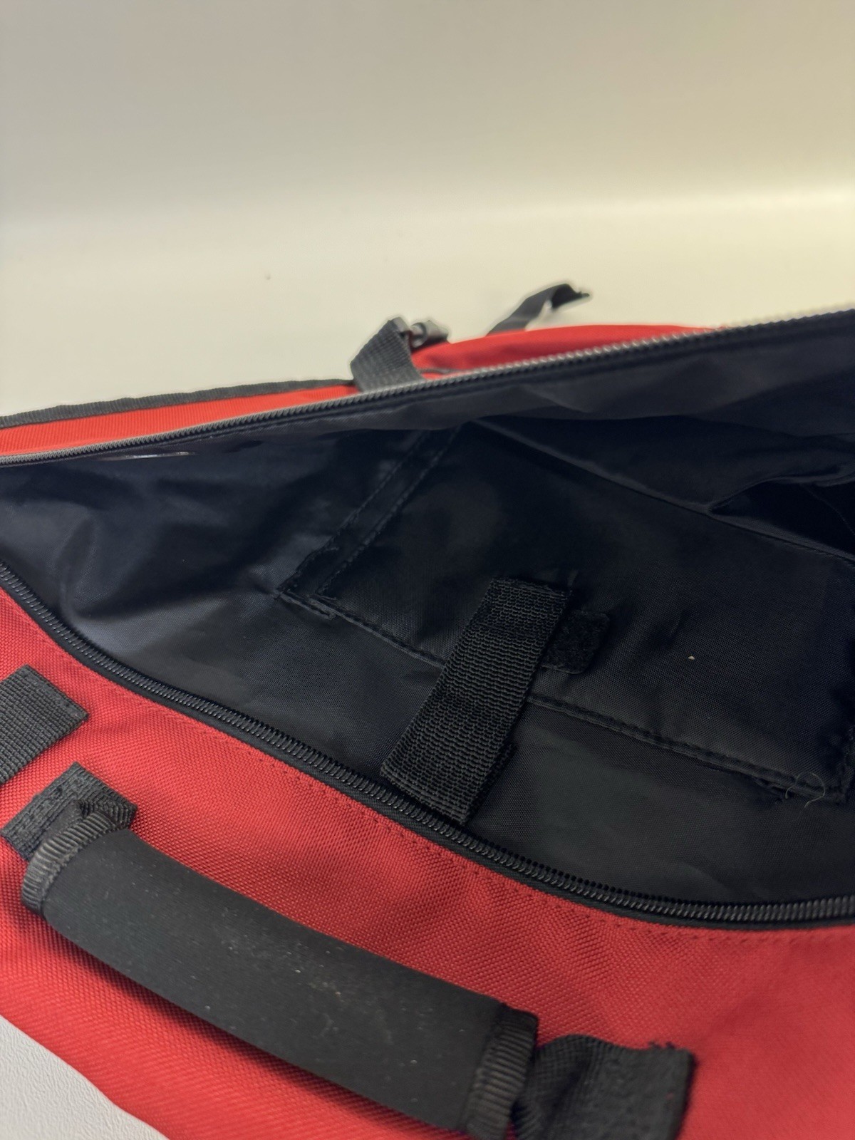 Vtg GAP 2005 Sling Bag Y2K Single Strap Crossbody Shoulder Backpack Gorpcore Red
