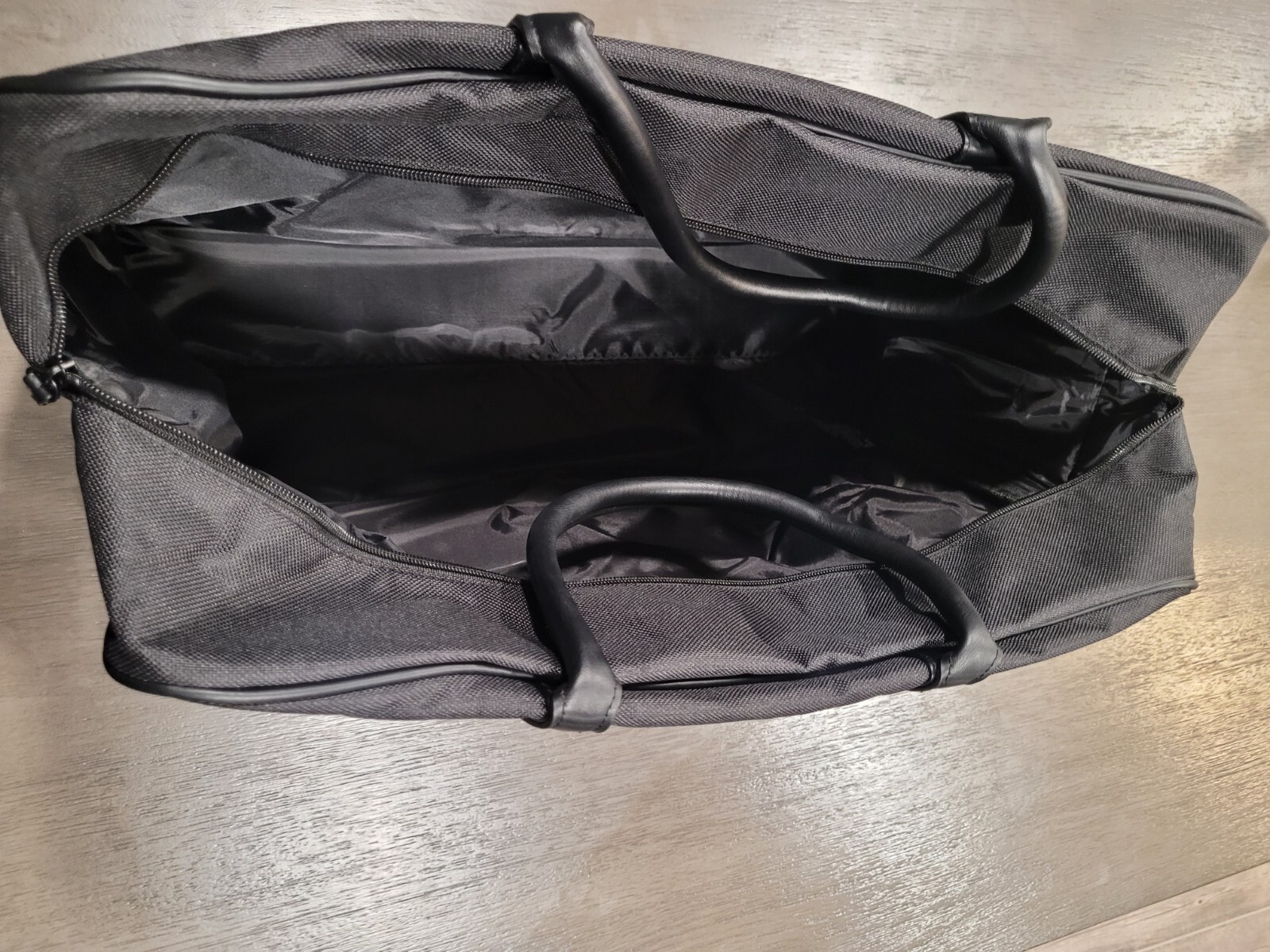 BRAND NEW, HUGO BOSS Parfums Black Folding Travel Bag