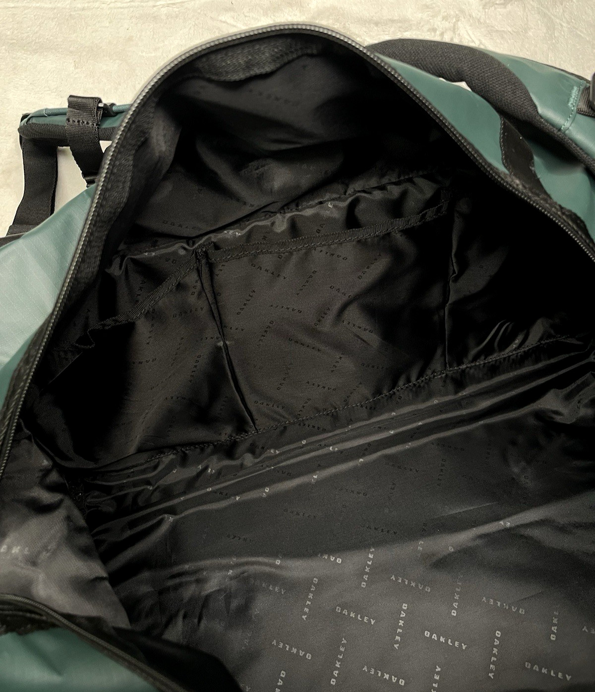 NEW $140 Oakley Road Trip RC Duffle Travel Bag 50L Green Backpack FOS901037 Gym