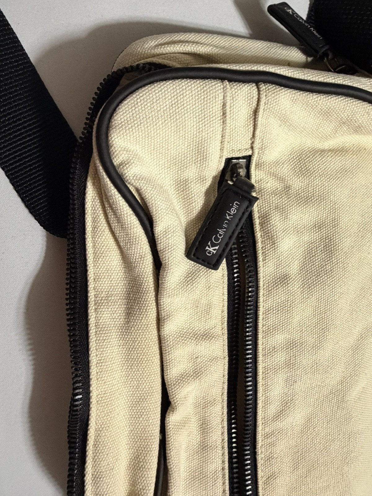 CK Men’s Calvin Klein Canvas Messenger Bag 14×10 Insulated Zipper
