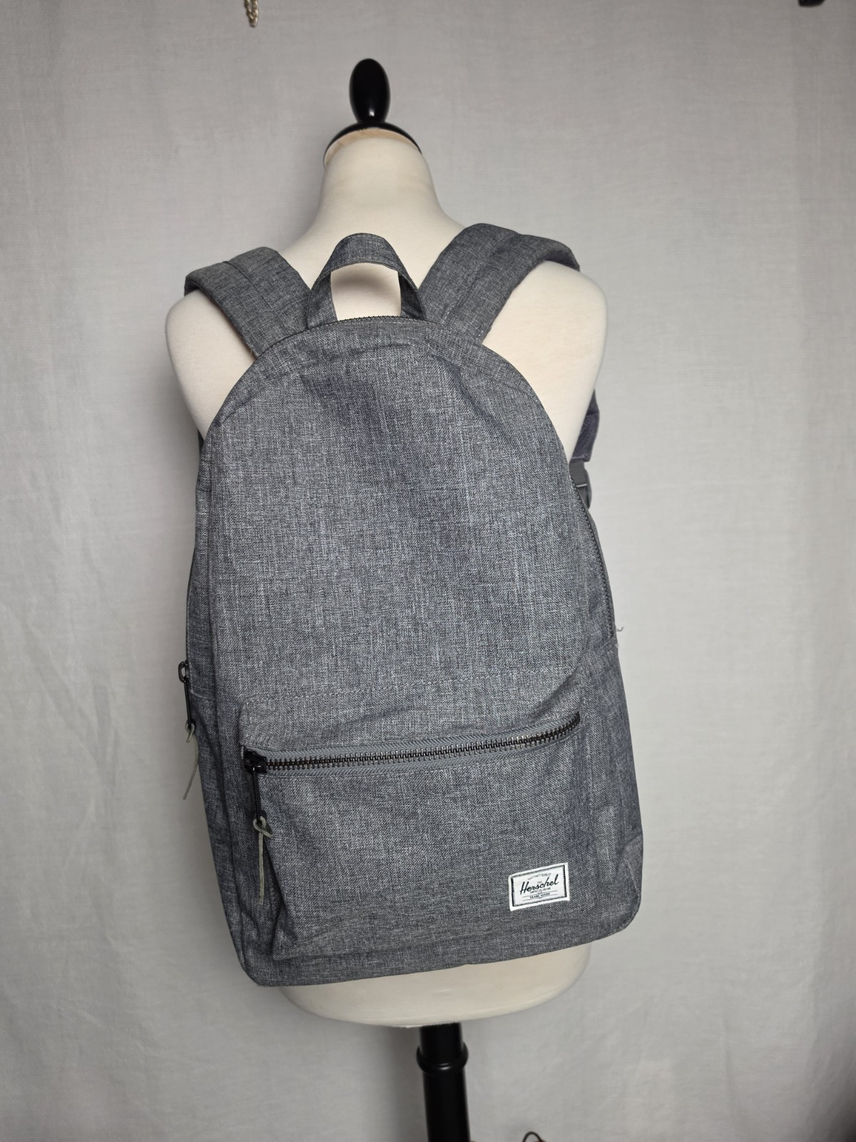 Herschel Supply Co. Classic 23.OL Raven Backpack Heathered Gray Laptop Notebook