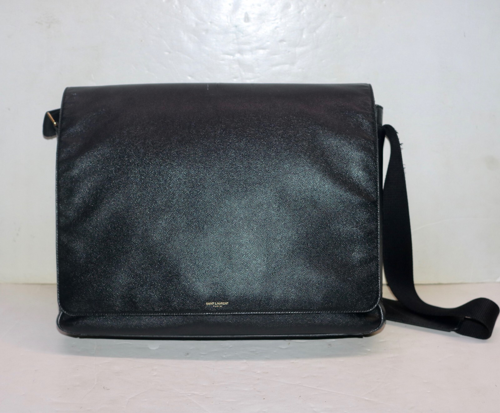 Saint Laurent Grain De Poudre Men’s Messenger Bag Black Leather