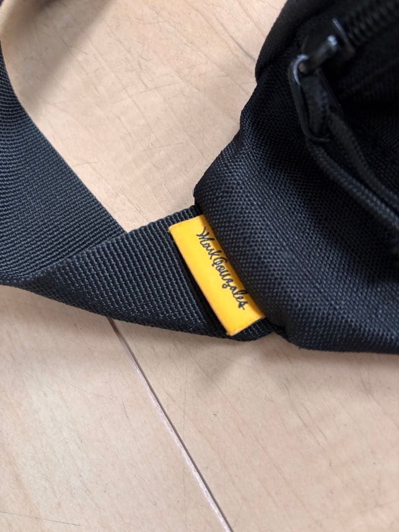 Mark Gonzales Body Bag Black – Pre-Owned Fashion Accessory
