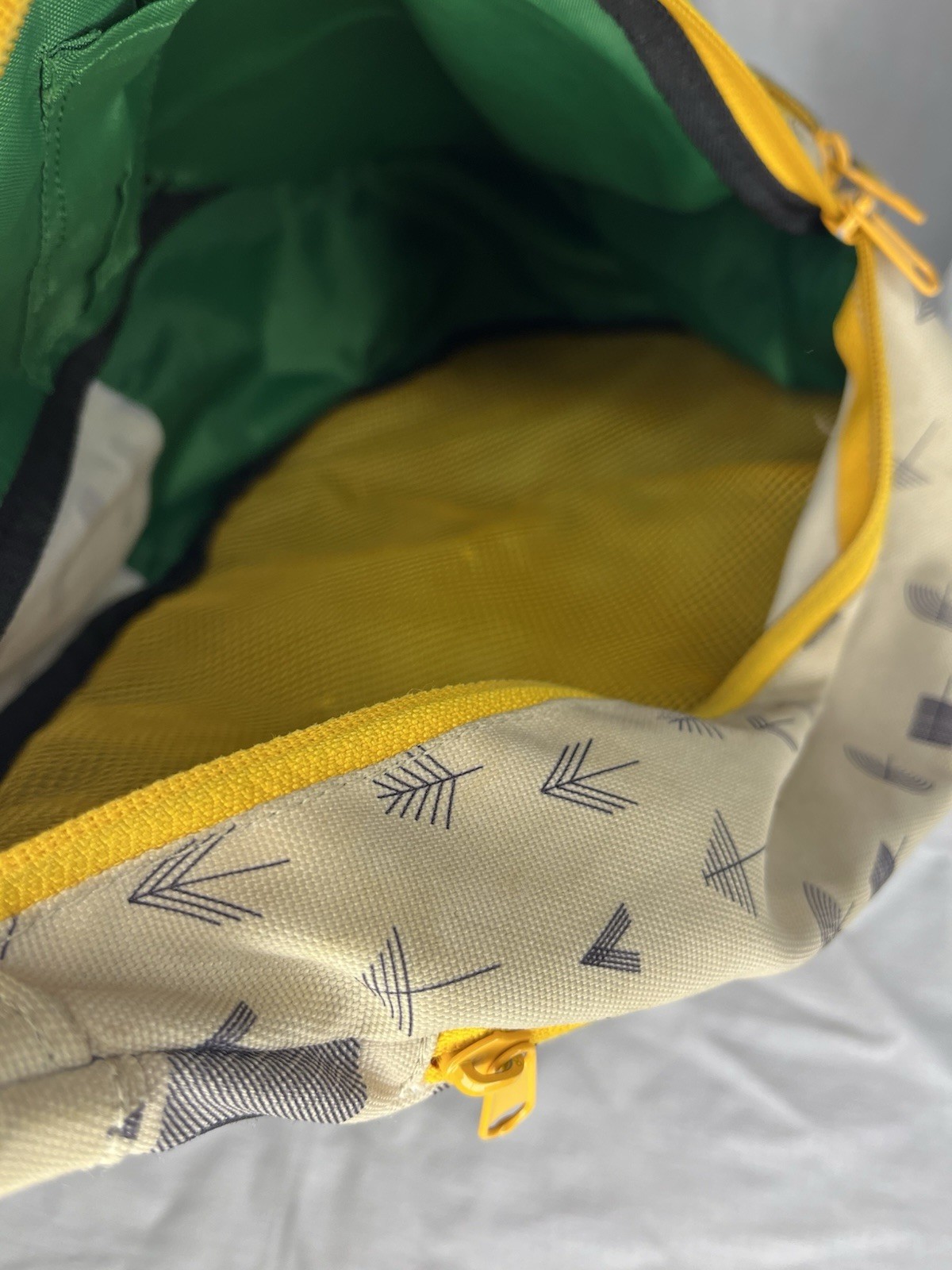 KAVU Checkered Geometric Adjustable Crossbody Sling Bag Yellow Black White Zip